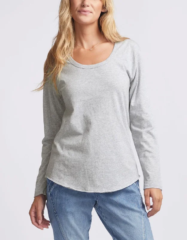 Plus size long - sleeve knitted dress for winter warmthOriginal Round Neck Long Sleeve T-Shirt - Snow Grey