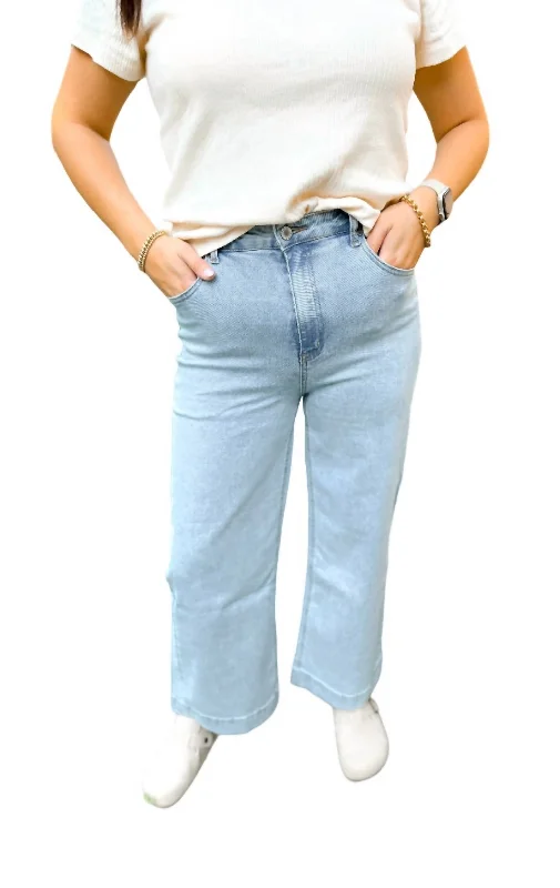 Cropped Straight Denim Jeans In Light Wash