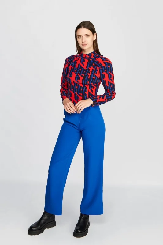 Floral Print Women Sweater for a Feminine AppealMinueto Blue Trousers