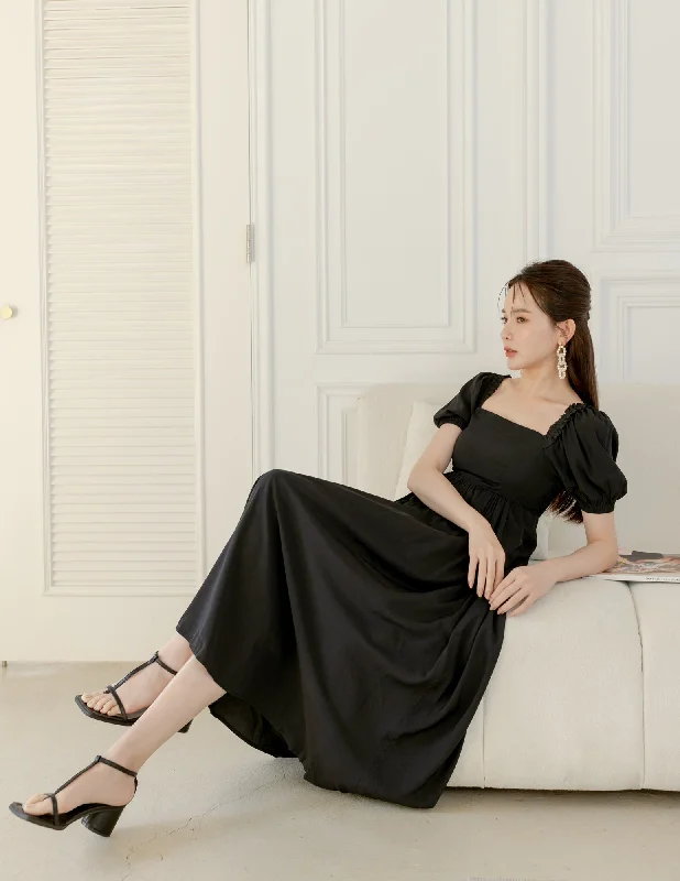 Long - Sleeve Women Dress in Velvet for a Luxurious Winter LookOakley Dress in Black