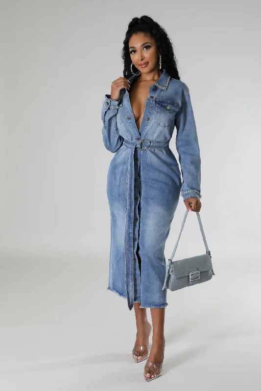 Denim Top with a Belted Waist for a Defined SilhouetteKick Back Dress