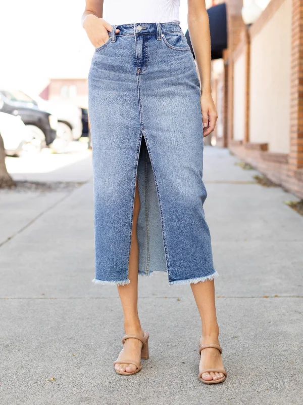 Denim Top with a Collared Neckline for a Preppy StyleLiverpool 5 Pocket Denim Maxi Skirt