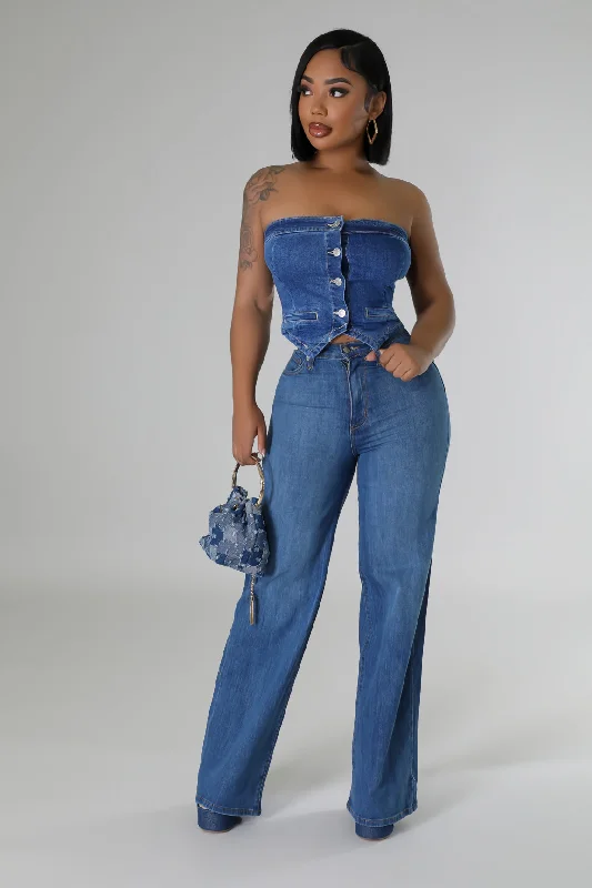 Sleeveless Denim Top for a Cool Summer LookClassic Charm Jeans