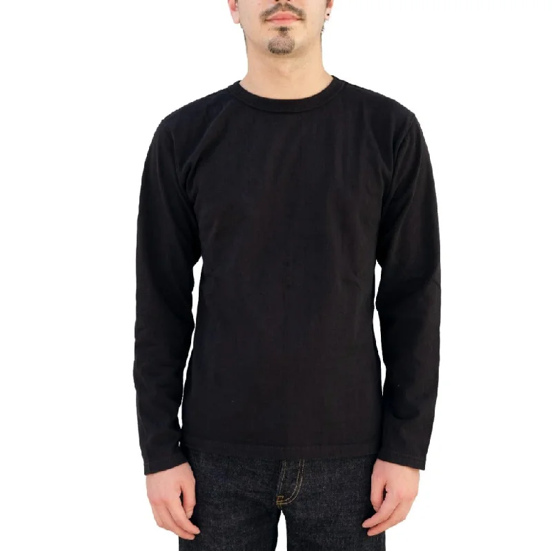 Denim Top for a Music Festival with a Rock - n - Roll VibeStudio D'Artisan 8088 L/S Loopwheel Tee (Black)