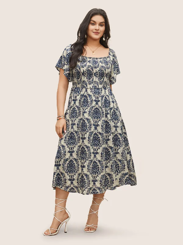 Sheath Women Dress with a Tailored Fit for a Professional LookBandana Print Shirred Off Shoulder Dress