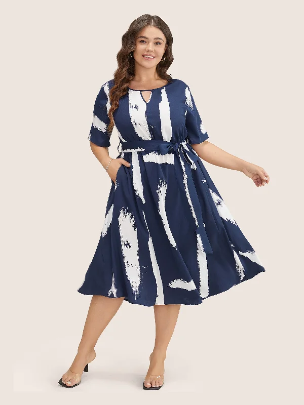 Ruffled Women Dress with Multiple Layers for a Playful and Girly StyleBrush Print Keyhole Belted Pocket Flutter Dress