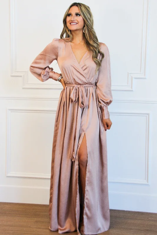 Plus Size Women Dress with a Flattering A - Line Cut for Comfort and StyleWinter Beauty Maxi Dress: Rose Gold