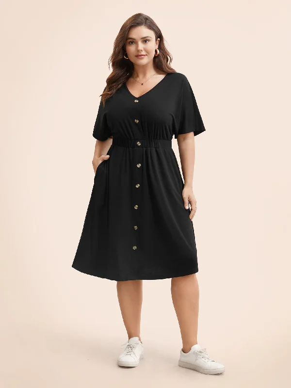 Sheath Women Dress with a Tailored Fit for a Professional LookSupersoft Essentials Contrast Button Detail Shirred Pocket Dress