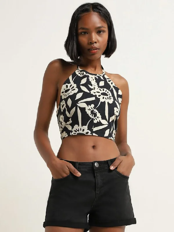 Twill Women Shorts with a Smooth Texture and DurabilityNuon Black Floral Print Blended Linen Crop Top