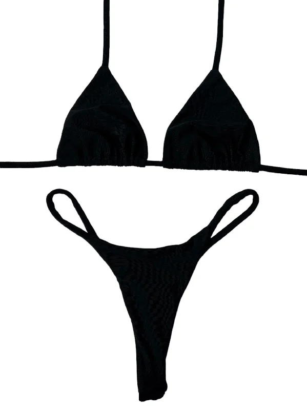 Lace - trimmed bikini for an elegant and romantic touchSEAMLESS TRIANGLE TOP- BLACK